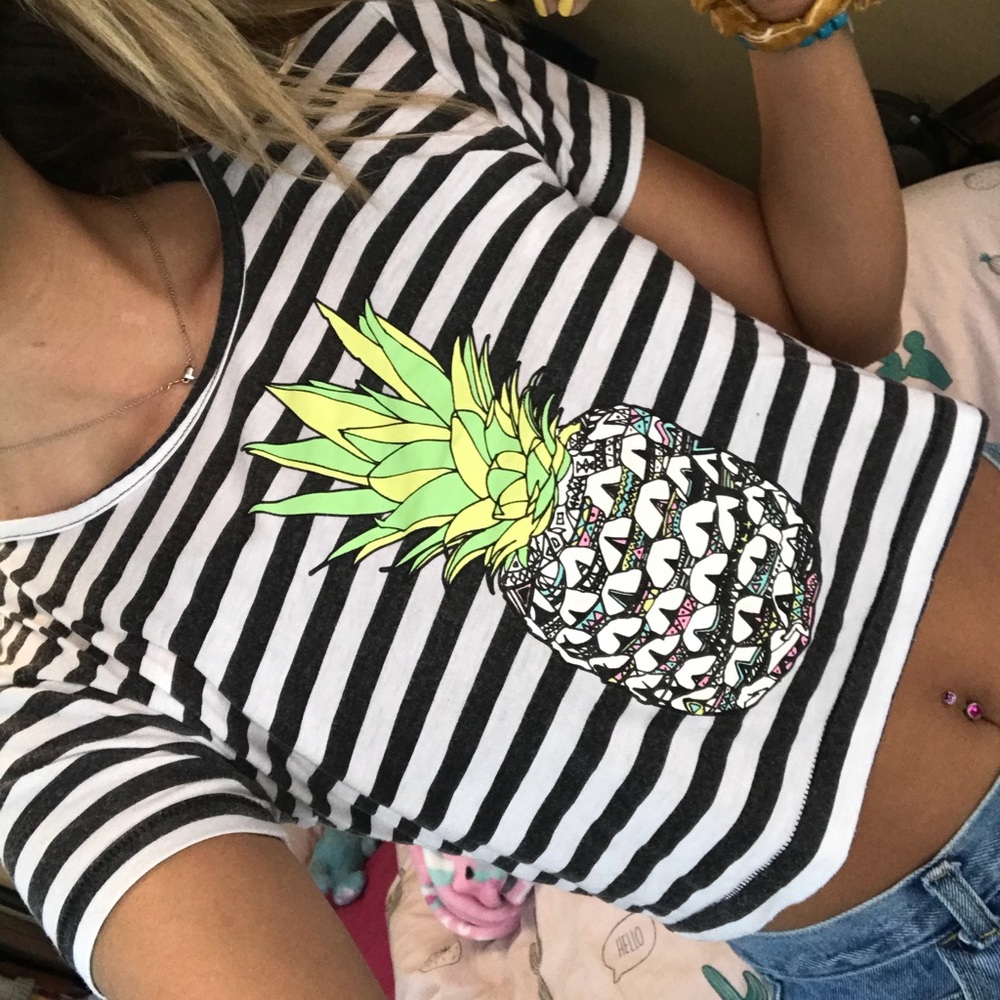 T-shirt crop top
